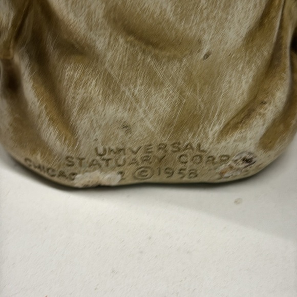 Vintage Elegant Ceramic Figurine Set in Gray - Picture 14 of 15